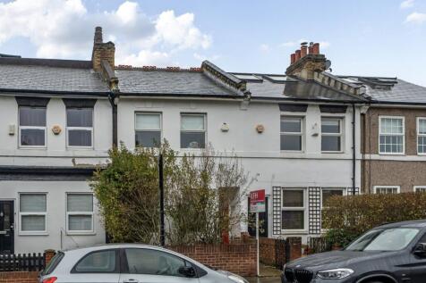 London, SE27 - property photo
