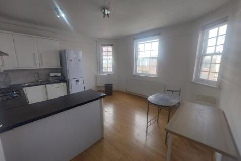 Finchley Road, Barnet, London photo 5