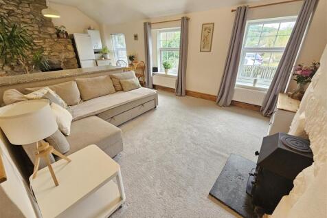 Living Room.jpg