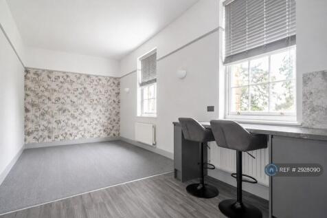 Lounge &amp; Kitchen