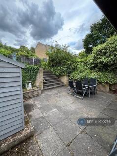 Garden With Table &amp; Chairs, Shed And Washing Line
