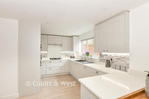 Kitchen/ Family Area