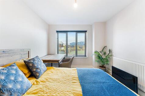 6 Lark Hill Court-16.jpg