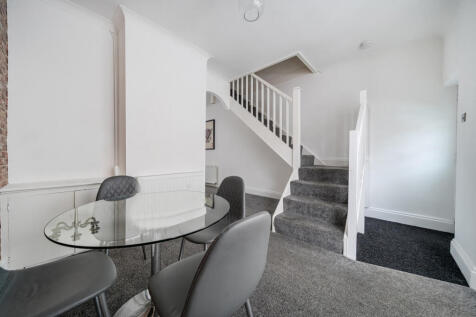 1369642-16-68f61a...