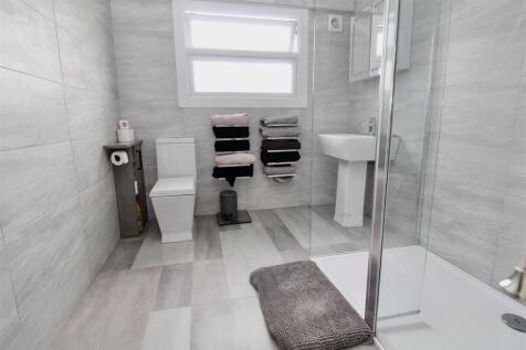 Family Shower Room