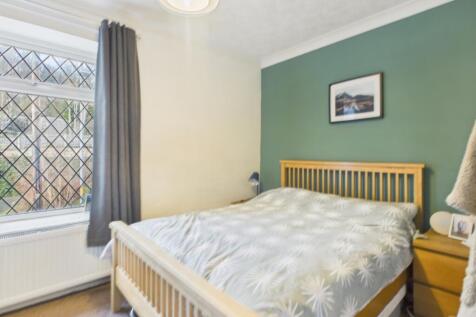 CAM03729G0-PR0196-STILL004