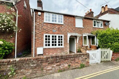 2-bed house on Church Lane, Christchurch, Dorset, BH23, £1,600/mo