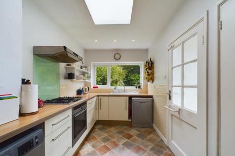 CAM02023G0-PR0054-STILL044