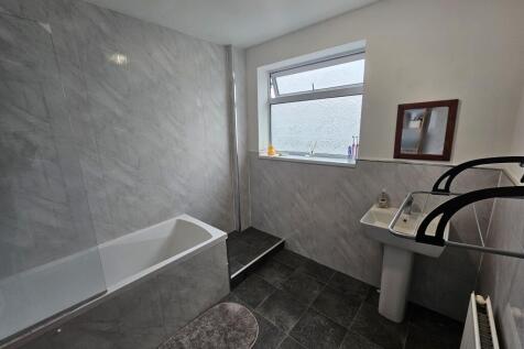 15 Campion Road, Leamington Spa photo 3
