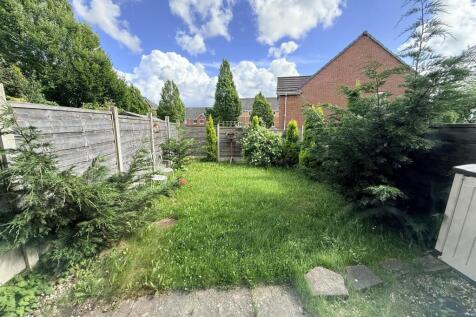 Threxton Place, Bolton photo 3