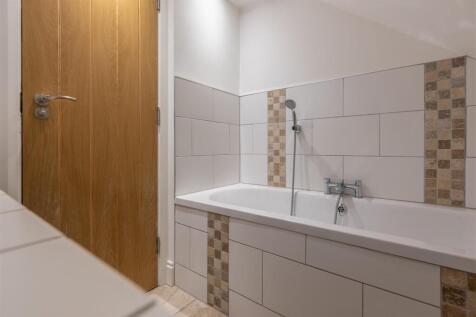 Brook Lane 31 Bathroom-3.jpg