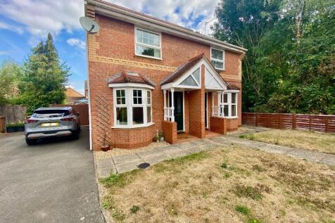 Peterborough, PE2 - property photo