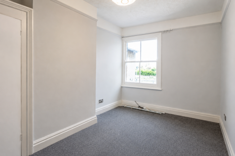 Flat 3, Highworth Avenue, Cambridge, Cambridgeshire photo 3