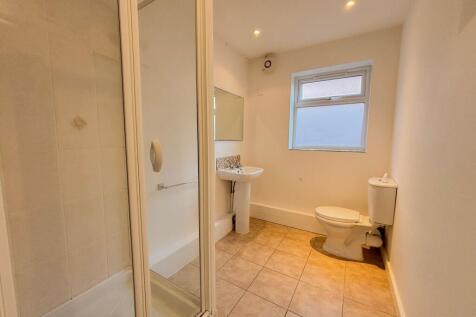 The Square, Kenilworth, CV8 photo 5