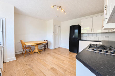 Twickenham Road, Isleworth, Hounslow photo 4
