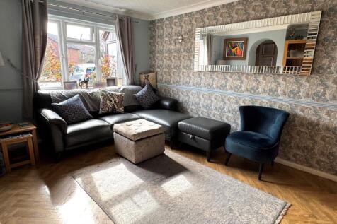 Lounge Left