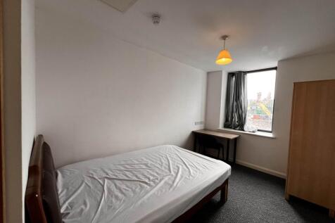 En-suite room, in Gardner Street, Salford (ID# 41) photo 3
