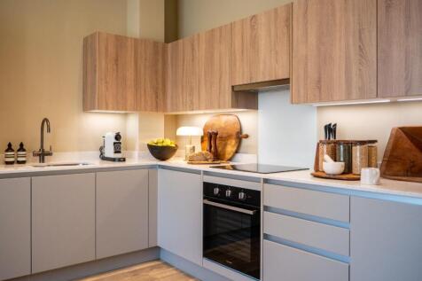 Southsea Show Flat HR-39.jpg