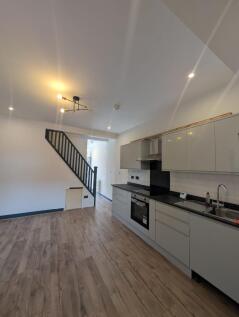 4-bed terraced on Newlyn Street, Manchester, £2,687/mo