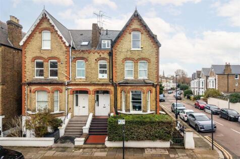 London, W4 - property photo