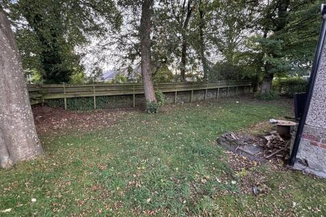 Sandmoor Drive, Lindley photo 4