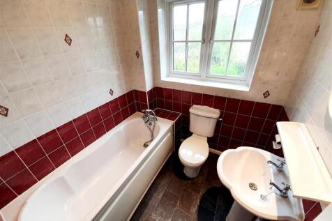 Bathroom.jpg
