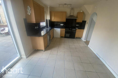 Gelding Close, LUTON photo 4