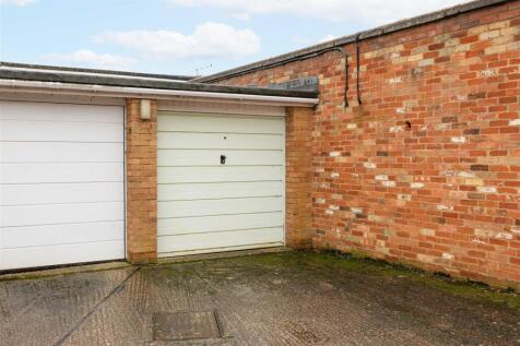 4 St Marys Close-13.jpg