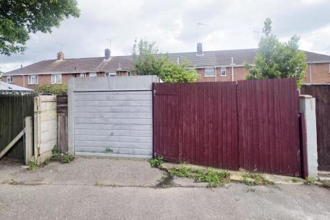 Garage at End of Garden