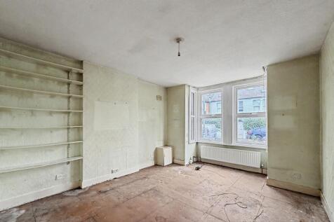 Flat 1, 43 Laitwood Road, Balham, London SW12 9QN