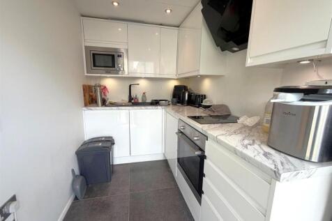 annex kitchen.jpg