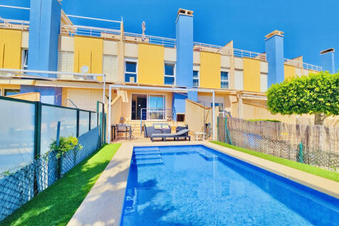 Cabo Roig Spacious town house with pool