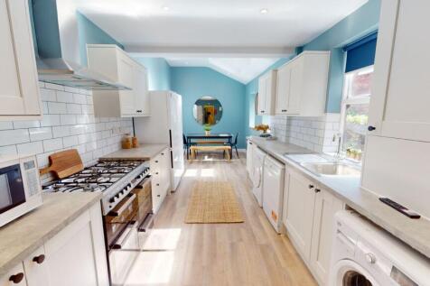 40 Albert Grove NG7 1PA photo 2