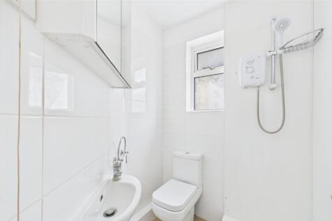 CAM02545G0-PR0406-STILL010