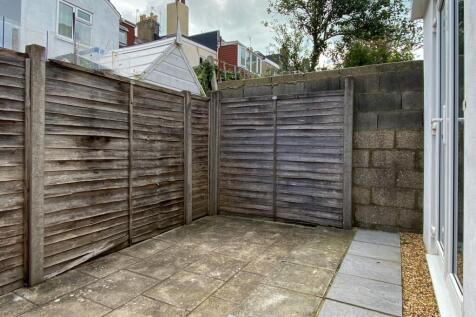 94 Whippingham Road Garden