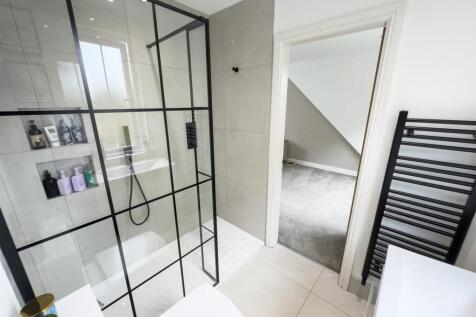 Principal Bedroom En Suite (3).jpg