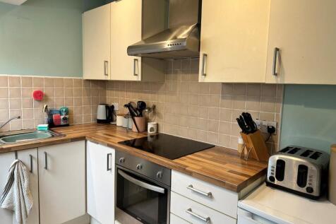 Kitchen 2.jpg