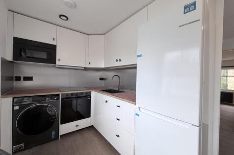 1 bed flat to rent South Street, Epsom KT18