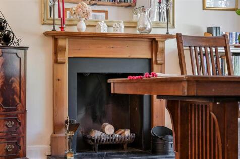 WILMERHATCH LANE (22).jpg