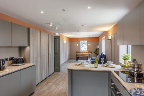 EGHAM | STUDENT | SEPTEMBER | TW20 photo 3