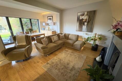 Garden Room/Dining Area