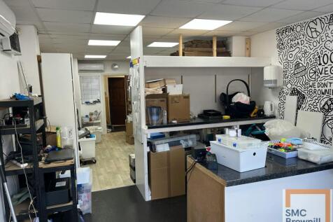 Retail Property (high street) to rent Image 4