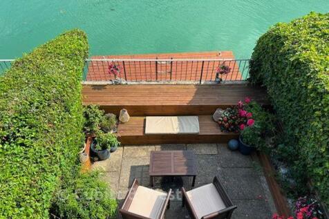 Courtyard Garden View