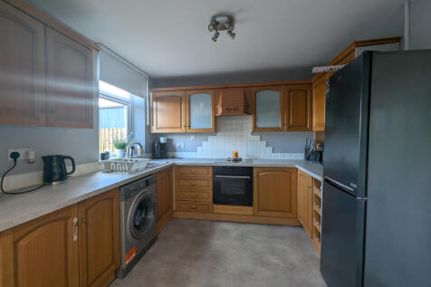 Park View, Royston, Barnsley, South Yorkshire photo 3