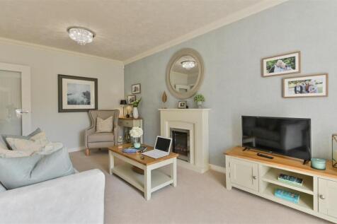 Living room 2.jpg