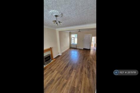 2 bed terraced house for rent in Buller St, Grimsby, DN32