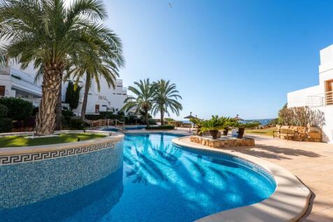 Pool and Exterior (1