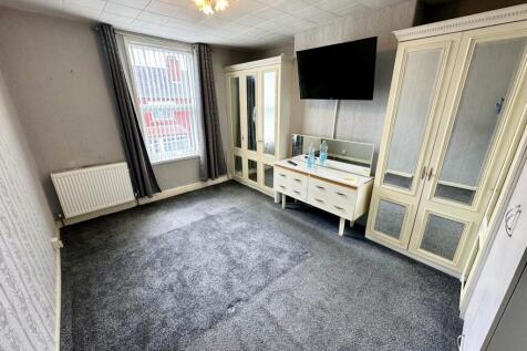 Broughton Terrace, LEEDS photo 4