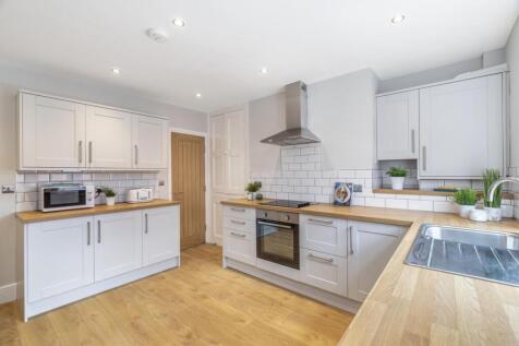 Burchett Place, Leeds photo 4
