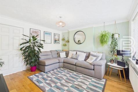 CAM03823G0-PR0234-STILL017.jpg